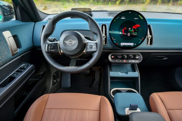 Tamamen Elektrikli MINI Countryman Bir Rekora İmza Attı 3 Countryman