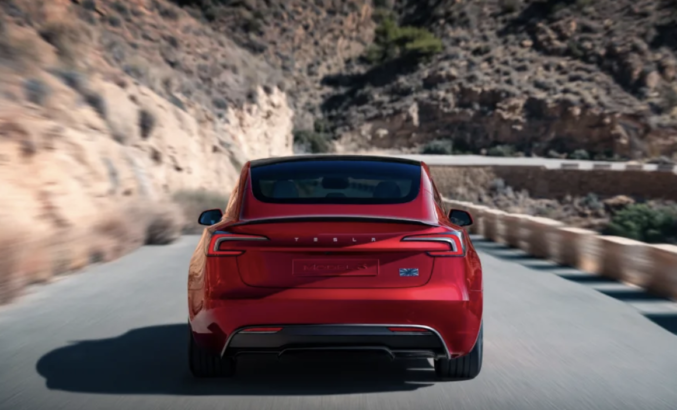 Tesla, 'Tam Otomatik Sürüş'ün 2025'in başlarında hazır olacağını söyledi