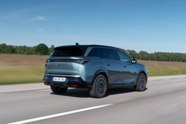 PEUGEOT’NUN 7 KOLTUKLU SUV’U YENİ 5008 TÜRKİYE’DE! 4 5008