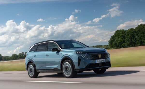 PEUGEOT’NUN 7 KOLTUKLU SUV’U YENİ 5008 TÜRKİYE’DE! 3 5008