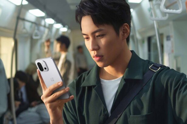 OnePlus 13T, Snapdragon 8 Elite ve 6.260 mAh pil ile tanıtıldı 28 OnePlus 13T 2