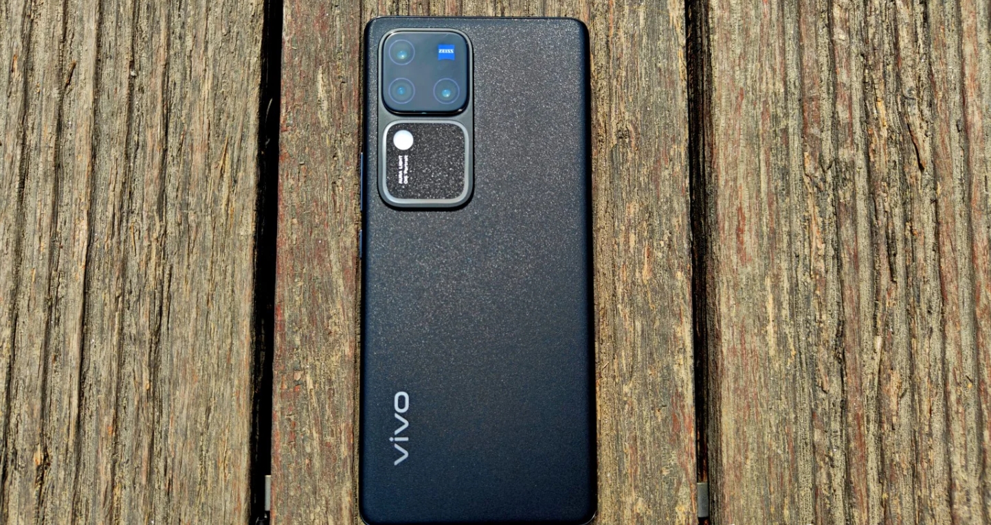 Vivo S30