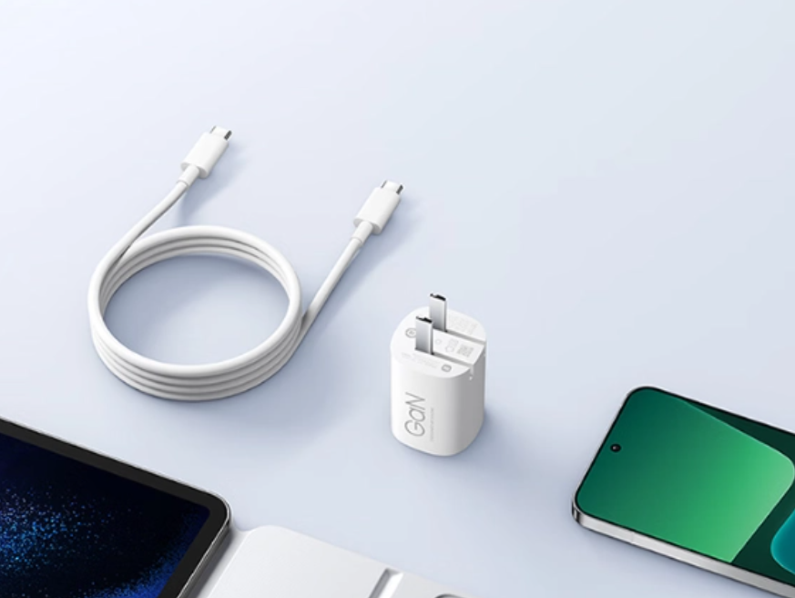 Xiaomi’nin Avuç İçine Sığan 90W Şarj Cihazı Güç ve Taşınabilirliği Buluşturuyor 2 Xiaomi