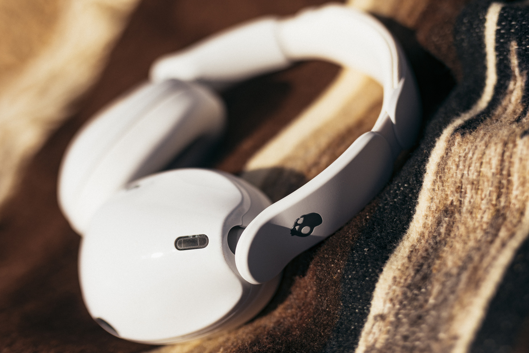 Skullcandy Hesh 540 ANC Satışta: Ayarlanabilir ANC, Uzun Pil ve THX Spatial Audio 3 25B Hesh 540 ANC Bone S6HAW T001 Lifestyle Images 3016