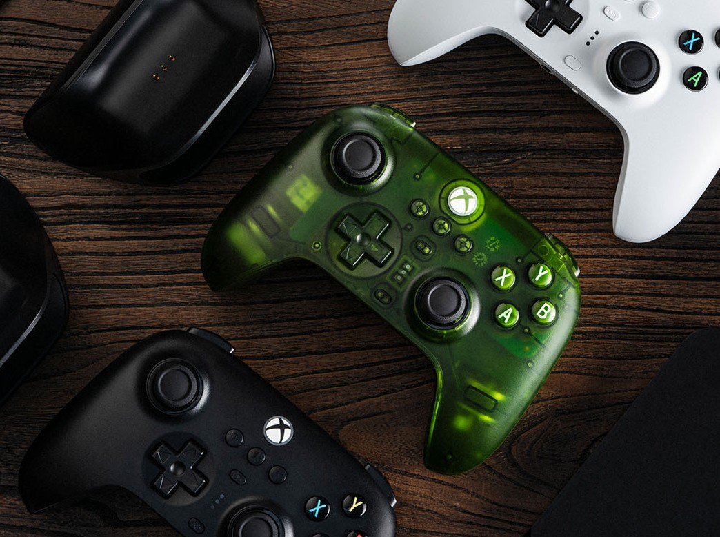 8BitDo, Xbox için İlk Kablosuz Oyun Kumandasını Duyurdu