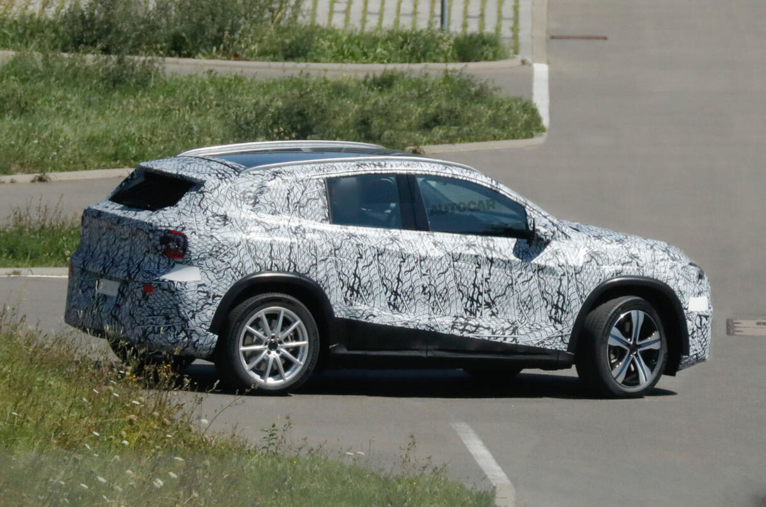 csm mercedes benz new gla ev testing side 2 def799c704
