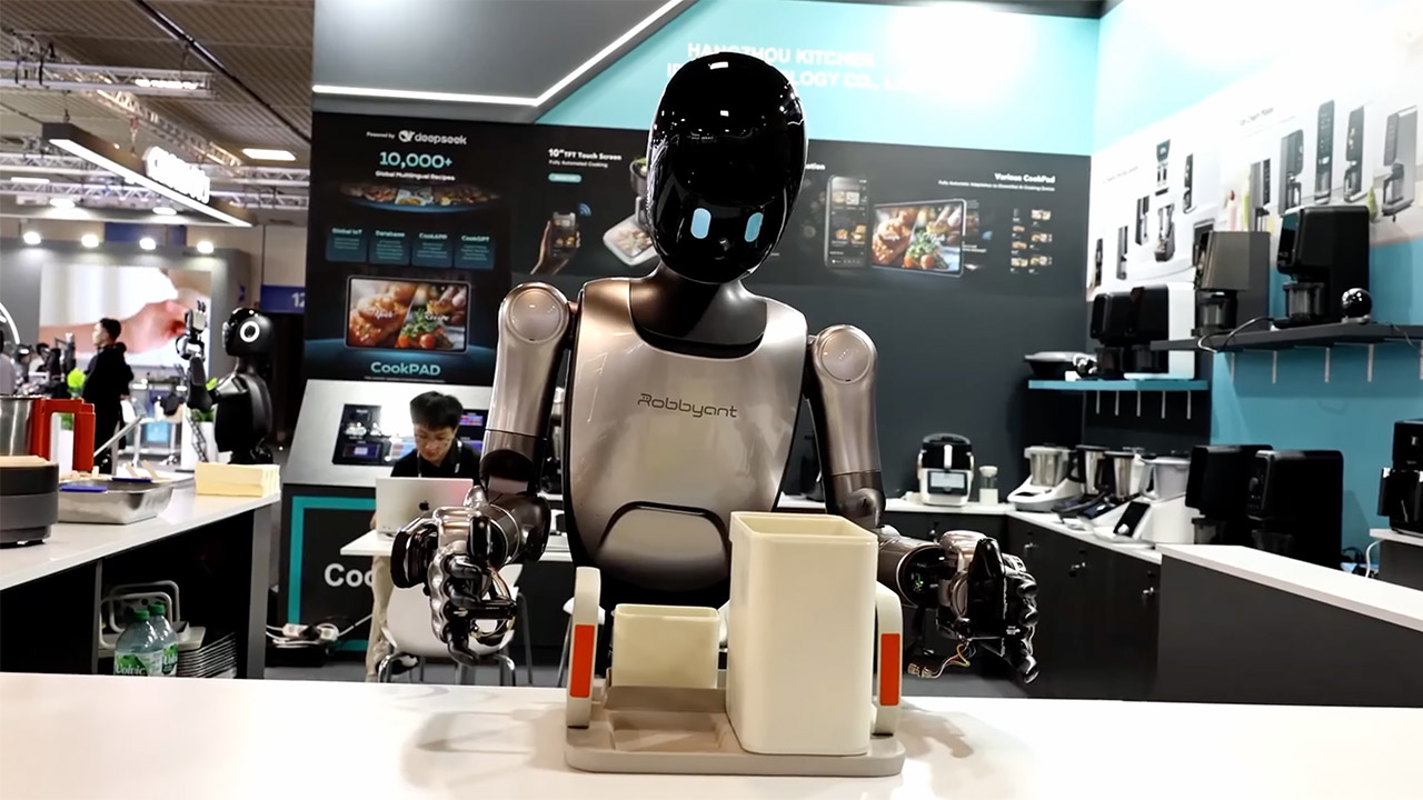 ant group robbyant r1 humanoid robot 1