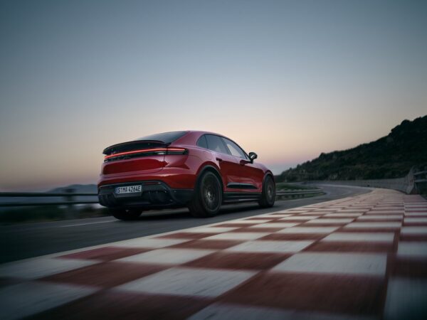  Macan GTS