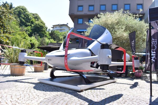 AirCar, Dünyanın En Hızlı Satılan Uçan Araba Projesi Oldu 3 AirCar