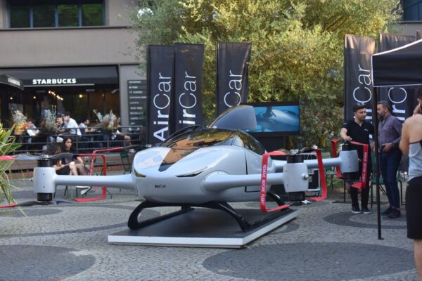 AirCar, Dünyanın En Hızlı Satılan Uçan Araba Projesi Oldu 4 AirCar