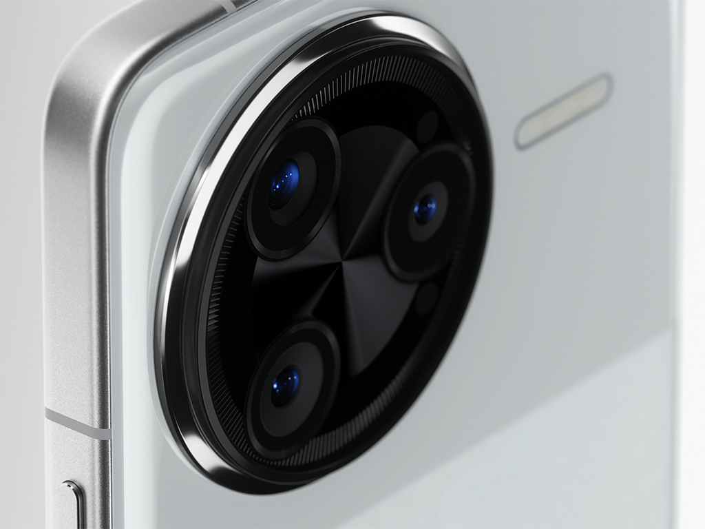 Digital Chat Station shares camera specs of the Poco F8 Ultra