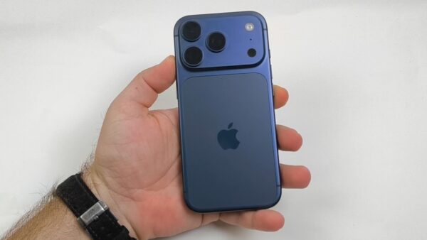 Apple iPhone 17 Pro inceleme! 16 Pro ile farkları neler? 17 mi yoksa 17 Pro mu almak mantıklı?
