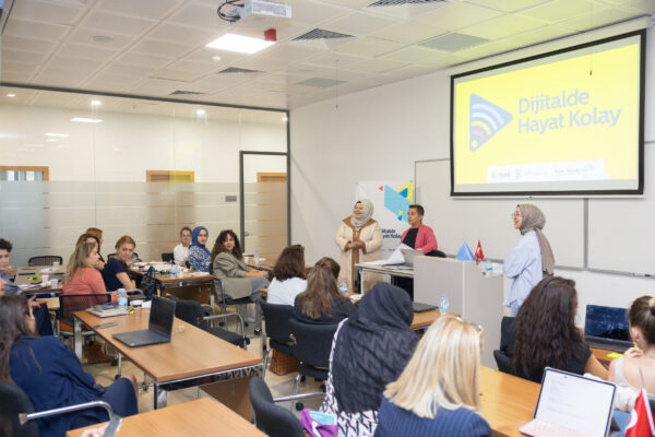Dijitalde Hayat Kolay Projesiyle, Girişimci Kadınların Dijital Yolculuğunu Destekliyor 2 Dijitalde Hayat Kolay