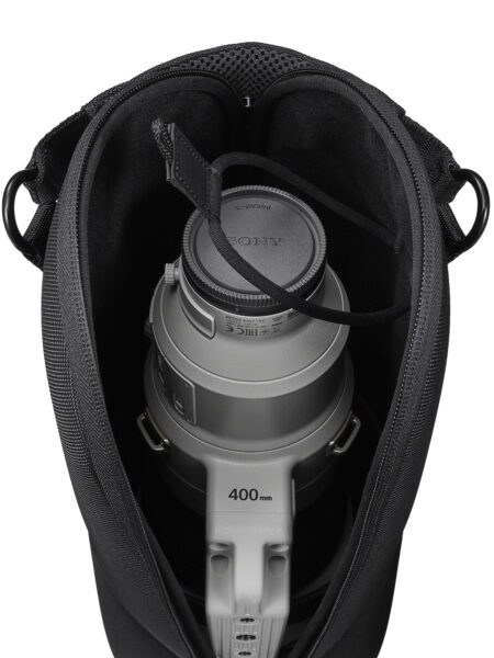 Sony, Alpha Aksesuar Serisini Genişletiyor 3 Sony, profesyonel fotoğrafçıların ihtiyaçlarına yanıt vermeye devam ediyor ve Alpha kamera aksesuar serisine iki yeni ürün ekliyor.