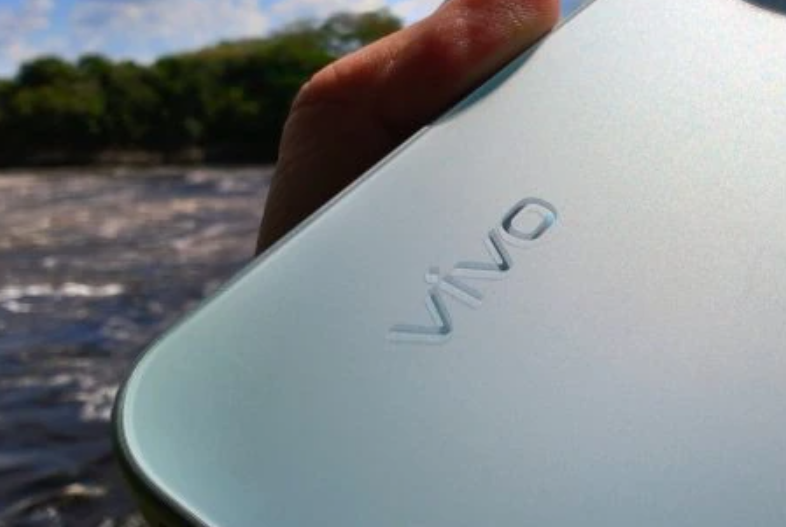 Mühendislikte Yer Tasarrufu Devrimi: Vivo, Soğutma Fanlarını Antene Dönüştürüyor