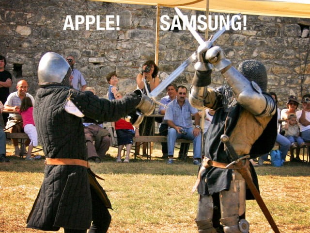 apple vs samsung argument fight 005